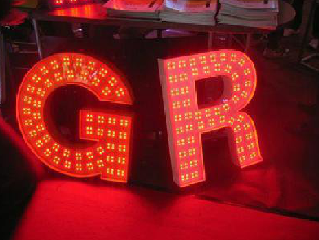 范县LED发光字常见的安装误区。